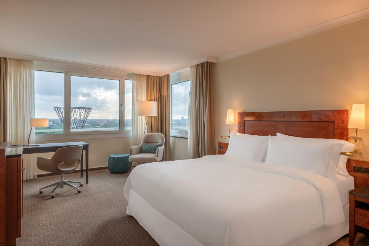 慕尼黑威斯汀大酒店 外观 照片 A guest room at the Westin Hamburg