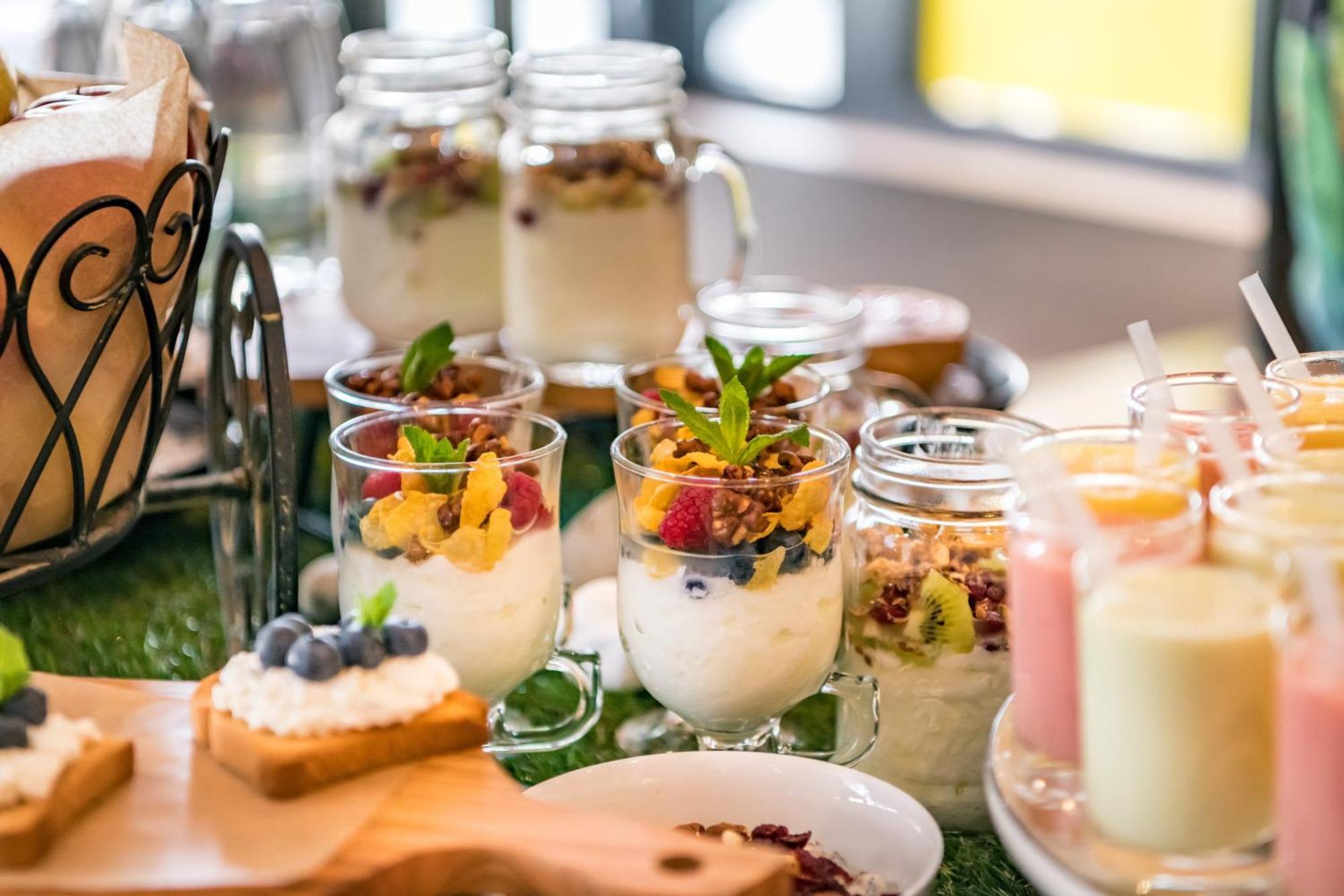 慕尼黑威斯汀大酒店 外观 照片 Fruit and yogurt parfait